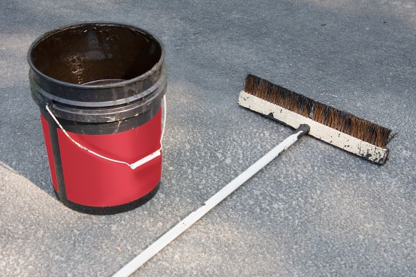 Tar Driveway Sealing in North Little Rock